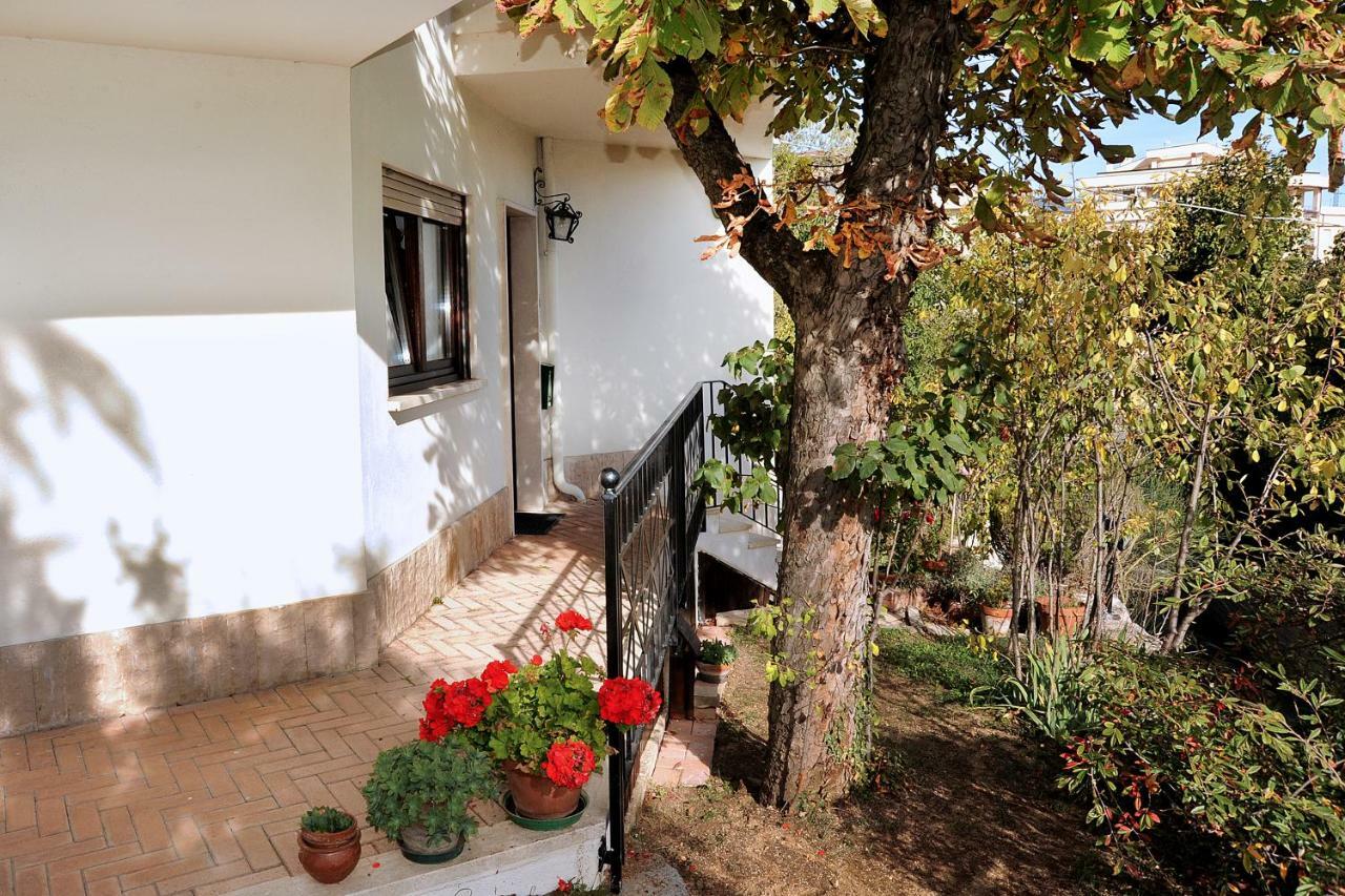 Apartamento A Casa Di Galdino E Vittorianna LʼAquila Exterior foto