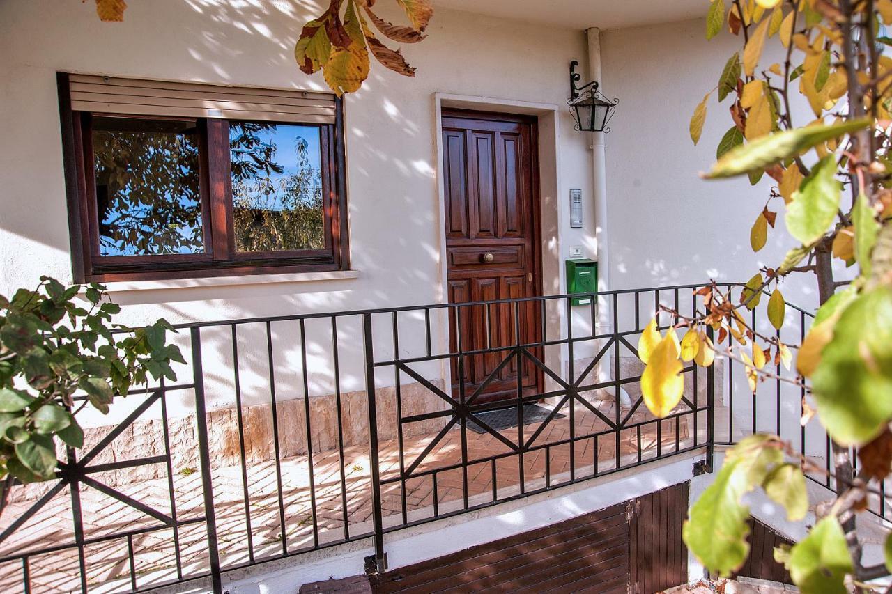 Apartamento A Casa Di Galdino E Vittorianna LʼAquila Exterior foto